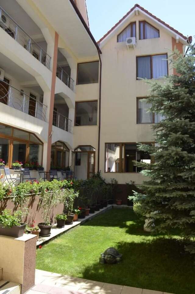 Гостевой дом Complex Marinn 1 Костинешти-15